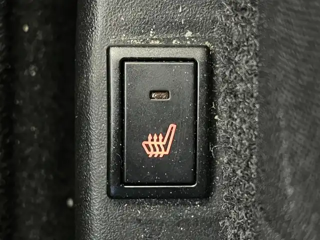 スズキ ソリオ HV MZ 大阪府 2023(令5)年 3.1万km ピュアホワイトP スズキセーフティサポート/　・衝突被害軽減ブレーキ/　・車線逸脱警報/　・道路標識認識機能/　・前後呉発進抑制機能/社外メモリナビ/　TV/FM/AM/Bluetooth/フルセグ/両側パワースライドドア/アダプティブクルーズコントロール/LEDヘッドライト(オートライト・フォグランプ)/シートヒーター（運転席・助手席）/純正１５インチアルミホイール/ヘッドアップディスプレイ/コーナーセンサー(後方)/アイドリングストップ/格納電動ウィンカーミラー/プッシュスタート/ETC/ドアバイザー/ビークルダイナミクスコントロール