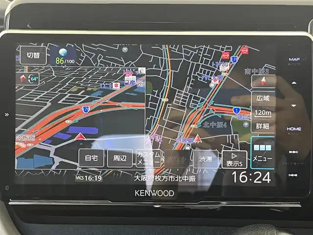 スズキ ソリオ HV MZ 大阪府 2023(令5)年 3.1万km ピュアホワイトP スズキセーフティサポート/　・衝突被害軽減ブレーキ/　・車線逸脱警報/　・道路標識認識機能/　・前後呉発進抑制機能/社外メモリナビ/　TV/FM/AM/Bluetooth/フルセグ/両側パワースライドドア/アダプティブクルーズコントロール/LEDヘッドライト(オートライト・フォグランプ)/シートヒーター（運転席・助手席）/純正１５インチアルミホイール/ヘッドアップディスプレイ/コーナーセンサー(後方)/アイドリングストップ/格納電動ウィンカーミラー/プッシュスタート/ETC/ドアバイザー/ビークルダイナミクスコントロール