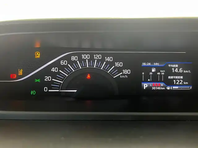 スズキ ソリオ HV MZ 大阪府 2023(令5)年 3.1万km ピュアホワイトP スズキセーフティサポート/　・衝突被害軽減ブレーキ/　・車線逸脱警報/　・道路標識認識機能/　・前後呉発進抑制機能/社外メモリナビ/　TV/FM/AM/Bluetooth/フルセグ/両側パワースライドドア/アダプティブクルーズコントロール/LEDヘッドライト(オートライト・フォグランプ)/シートヒーター（運転席・助手席）/純正１５インチアルミホイール/ヘッドアップディスプレイ/コーナーセンサー(後方)/アイドリングストップ/格納電動ウィンカーミラー/プッシュスタート/ETC/ドアバイザー/ビークルダイナミクスコントロール