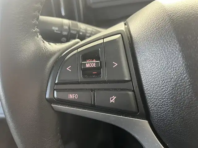 スズキ ソリオ HV MZ 大阪府 2023(令5)年 3.1万km ピュアホワイトP スズキセーフティサポート/　・衝突被害軽減ブレーキ/　・車線逸脱警報/　・道路標識認識機能/　・前後呉発進抑制機能/社外メモリナビ/　TV/FM/AM/Bluetooth/フルセグ/両側パワースライドドア/アダプティブクルーズコントロール/LEDヘッドライト(オートライト・フォグランプ)/シートヒーター（運転席・助手席）/純正１５インチアルミホイール/ヘッドアップディスプレイ/コーナーセンサー(後方)/アイドリングストップ/格納電動ウィンカーミラー/プッシュスタート/ETC/ドアバイザー/ビークルダイナミクスコントロール