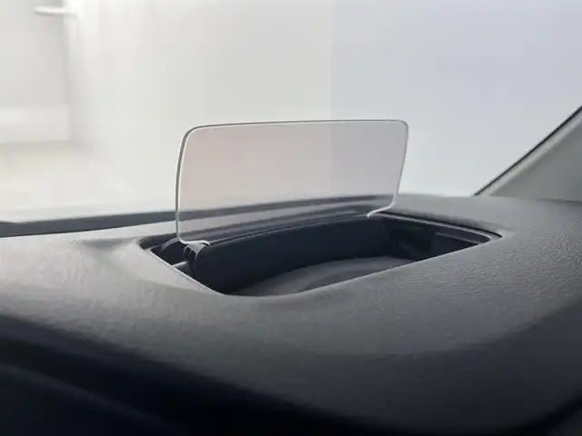 スズキ ソリオ HV MZ 大阪府 2023(令5)年 3.1万km ピュアホワイトP スズキセーフティサポート/　・衝突被害軽減ブレーキ/　・車線逸脱警報/　・道路標識認識機能/　・前後呉発進抑制機能/社外メモリナビ/　TV/FM/AM/Bluetooth/フルセグ/両側パワースライドドア/アダプティブクルーズコントロール/LEDヘッドライト(オートライト・フォグランプ)/シートヒーター（運転席・助手席）/純正１５インチアルミホイール/ヘッドアップディスプレイ/コーナーセンサー(後方)/アイドリングストップ/格納電動ウィンカーミラー/プッシュスタート/ETC/ドアバイザー/ビークルダイナミクスコントロール