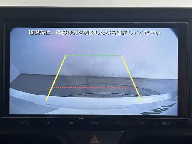 トヨタ ヤリス X 道央・札幌 2024(令6)年 1.1万km プラチナホワイトパールマイカ ・４WD/・寒冷地仕様/・社外ナビ/　CD/BT/USB/フルセグ/・バックカメラ/・ETC/・トヨタセーフティセンス/・プリクラッシュセーフティ/・レーダークルーズコントロール/・レーンディパーチャーアラート/・パーキングサポートブレーキ/・ロードサインアシスト/・クリアランスソナー/・オートハイビーム/・プッシュスタート/・スマートキー/・フロアマット