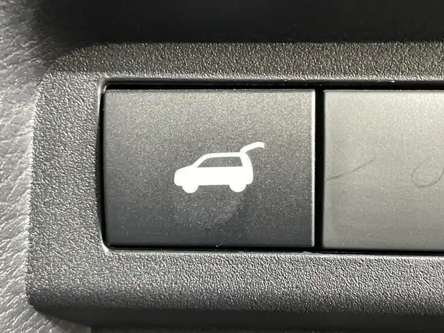 三菱 アウトランダー ＰＨＥＶ G 神奈川県 2023(令5)年 2.8万km チタニウムグレーメタリック e-ASSIST/・衝突被害軽減ブレーキシステム/・踏み間違い衝突防止アシスト/・アダプティブLEDヘッドライト/・マイパイロット/純正ディスプレイオーディオ/・Bluetooth/フルセグ/USB/AppleCarPlay/AndoroidAuto/AC100V/置くだけ充電/ハーフレザーシート/シートヒーター(D/N)/パワーシート(D)/ETC/BSM/革巻きステアリング/ステアリングスイッチ/パドルシフト/Autoライト/ステアリングヒーター/電動サイドブレーキ/オートブレーキホールド/LEDヘッドライト/フォグランプ/自動防眩ミラー/電動格納ミラー/ウィンカーミラー/フロントデアイサー/SOSコール/純正フロアマット/純正20インチアルミホイール/純正ドアバイザー