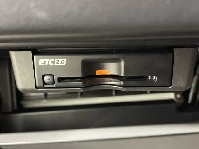 三菱 アウトランダー ＰＨＥＶ G 神奈川県 2023(令5)年 2.8万km チタニウムグレーメタリック e-ASSIST/・衝突被害軽減ブレーキシステム/・踏み間違い衝突防止アシスト/・アダプティブLEDヘッドライト/・マイパイロット/純正ディスプレイオーディオ/・Bluetooth/フルセグ/USB/AppleCarPlay/AndoroidAuto/AC100V/置くだけ充電/ハーフレザーシート/シートヒーター(D/N)/パワーシート(D)/ETC/BSM/革巻きステアリング/ステアリングスイッチ/パドルシフト/Autoライト/ステアリングヒーター/電動サイドブレーキ/オートブレーキホールド/LEDヘッドライト/フォグランプ/自動防眩ミラー/電動格納ミラー/ウィンカーミラー/フロントデアイサー/SOSコール/純正フロアマット/純正20インチアルミホイール/純正ドアバイザー