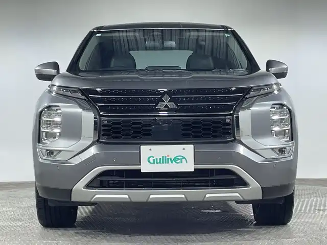 三菱 アウトランダー ＰＨＥＶ G 神奈川県 2023(令5)年 2.8万km チタニウムグレーメタリック e-ASSIST/・衝突被害軽減ブレーキシステム/・踏み間違い衝突防止アシスト/・アダプティブLEDヘッドライト/・マイパイロット/純正ディスプレイオーディオ/・Bluetooth/フルセグ/USB/AppleCarPlay/AndoroidAuto/AC100V/置くだけ充電/ハーフレザーシート/シートヒーター(D/N)/パワーシート(D)/ETC/BSM/革巻きステアリング/ステアリングスイッチ/パドルシフト/Autoライト/ステアリングヒーター/電動サイドブレーキ/オートブレーキホールド/LEDヘッドライト/フォグランプ/自動防眩ミラー/電動格納ミラー/ウィンカーミラー/フロントデアイサー/SOSコール/純正フロアマット/純正20インチアルミホイール/純正ドアバイザー