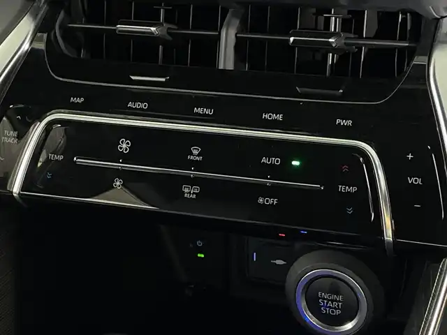 トヨタ ハリアー Z 福岡県 2021(令3)年 4.1万km プレシャスブラックパール ・純正ナビ/・フルセグ/.Bluetooth/・バックカメラ/・パノラミックビュー/・JBLサウンド/・パワーバックドア/・デジタルインナーミラー/・ブラインドスポットモニター/・パーキングブレーキサポート/・プリクラッシュセーフティー/・レーンキープアシスト/・レーダークルーズコントロール/・ヘッドアップディスプレイ/・ハーフレザーシート/・置くだけ充電/・ビルトインETC/・オートライト/・オートハイライト/・フォグライト/・電格ミラー/・ウィンカーミラー/・純正19インチAW
