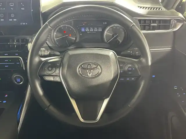 トヨタ ハリアー Z 福岡県 2021(令3)年 4.1万km プレシャスブラックパール ・純正ナビ/・フルセグ/.Bluetooth/・バックカメラ/・パノラミックビュー/・JBLサウンド/・パワーバックドア/・デジタルインナーミラー/・ブラインドスポットモニター/・パーキングブレーキサポート/・プリクラッシュセーフティー/・レーンキープアシスト/・レーダークルーズコントロール/・ヘッドアップディスプレイ/・ハーフレザーシート/・置くだけ充電/・ビルトインETC/・オートライト/・オートハイライト/・フォグライト/・電格ミラー/・ウィンカーミラー/・純正19インチAW