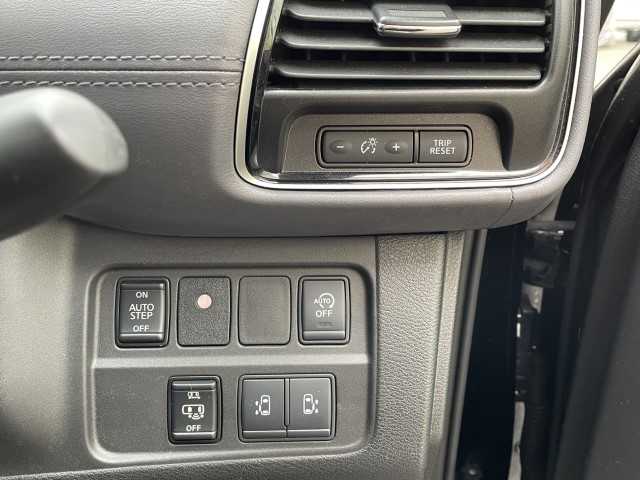 日産 セレナ マルチベッド ハイウェイスター V 岩手県 2020(令2)年 3.6万km ダイヤモンドブラック 5人乗り/ベットキット/前後ドラレコ/4WD/プロパイロット/電動サイドステップ/BSM/フリップダウンモニター/両側パワースライドドア/純正10インチSDナビ/アラウンドビューモニター/パーキングアシスト/ETC