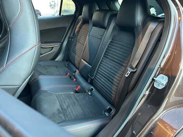 メルセデス・ベンツ ＧＬＡ２５０ 4マチック スポーツ 道東・釧路十勝 2014(平26)年 6万km オリエントブラウン ４WD/レーダーセーフティパッケージ/　レーンキーピングアシスト/　アダプティブクルーズコントロール/　ブラインドスポットインフォメーション/純正HDDナビ/ CD/DVD/SD/BT/フルセグ/バックカメラ/ETC/純正前後ドライブレコーダー/衝突回避ブレーキ/ハーフレザーシート/運転席メモリ付きパワーシート/フロントシートヒーティング/パワーバックドア/LEDヘッドライト/オートライト/純正18インチAW/純正フロアマット/スペアキー/取扱説明書/保証書