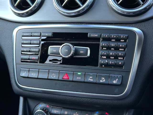 メルセデス・ベンツ ＧＬＡ２５０ 4マチック スポーツ 道東・釧路十勝 2014(平26)年 6万km オリエントブラウン ４WD/レーダーセーフティパッケージ/　レーンキーピングアシスト/　アダプティブクルーズコントロール/　ブラインドスポットインフォメーション/純正HDDナビ/ CD/DVD/SD/BT/フルセグ/バックカメラ/ETC/純正前後ドライブレコーダー/衝突回避ブレーキ/ハーフレザーシート/運転席メモリ付きパワーシート/フロントシートヒーティング/パワーバックドア/LEDヘッドライト/オートライト/純正18インチAW/純正フロアマット/スペアキー/取扱説明書/保証書