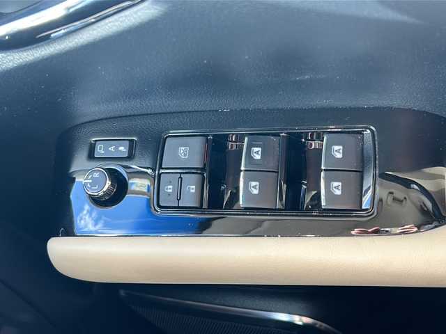 トヨタ アルファードハイブリット G 山形県 2019(平31)年 6.6万km ホワイトパールクリスタルシャイン ４WD/トヨタセーフティーセンス/純正SDナビ/（AM/FM/TV/CD/DVD/BT/SD）/アダプティブクルーズコントロール/ブラインドスポットモニター/ETC/モデリスタフルエアロ/レザー調シートカバー/パワーシート/シートヒーター/エアシート/パワーバックドア/レーンキープアシスト/コーナーセンサー/純正AW/前後ドライブレコーダー/バックカメラ/フリップダウンモニター/ステアリングスイッチ/オートマチックハイビーム/デジタルインナーミラー/純正フロアマット