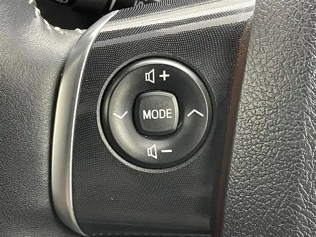 トヨタ シエンタ ハイブリッド G クエロ 埼玉県 2018(平30)年 3.7万km センシュアルレッドマイカ Toyota Safety Sense/　PCS（プリクラッシュセーフティ）/　LDA（車線逸脱警報）/　オートマチックハイビーム/　先行車発進告知機能/ハーフレザーシート/純正ナビ　（NSZT-W68T）/ DTV CD DVD BT USB SDSDREC/両側パワースライドドア/パノラミックビューモニター/前席シートヒーター/ステアリングヒーター/レーダークルーズコントロール/TRC（トラクションコントロール）/純正ビルトインETC/社外前後ドライブレコーダー/エンジンスタートボタン/スマートキー/スペアキー/純正LEDヘッドライト/オートライト/純正アルミホイール