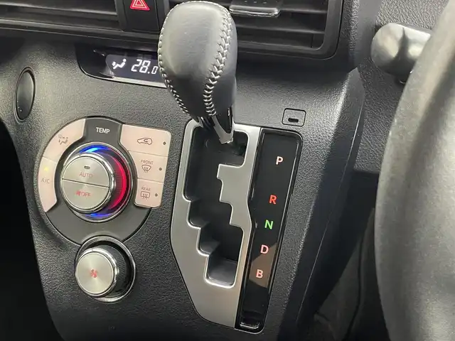 トヨタ シエンタ ハイブリッド G クエロ 埼玉県 2018(平30)年 3.7万km センシュアルレッドマイカ Toyota Safety Sense/　PCS（プリクラッシュセーフティ）/　LDA（車線逸脱警報）/　オートマチックハイビーム/　先行車発進告知機能/ハーフレザーシート/純正ナビ　（NSZT-W68T）/ DTV CD DVD BT USB SDSDREC/両側パワースライドドア/パノラミックビューモニター/前席シートヒーター/ステアリングヒーター/レーダークルーズコントロール/TRC（トラクションコントロール）/純正ビルトインETC/社外前後ドライブレコーダー/エンジンスタートボタン/スマートキー/スペアキー/純正LEDヘッドライト/オートライト/純正アルミホイール