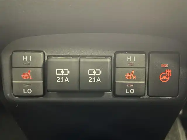 トヨタ シエンタ ハイブリッド G クエロ 埼玉県 2018(平30)年 3.7万km センシュアルレッドマイカ Toyota Safety Sense/　PCS（プリクラッシュセーフティ）/　LDA（車線逸脱警報）/　オートマチックハイビーム/　先行車発進告知機能/ハーフレザーシート/純正ナビ　（NSZT-W68T）/ DTV CD DVD BT USB SDSDREC/両側パワースライドドア/パノラミックビューモニター/前席シートヒーター/ステアリングヒーター/レーダークルーズコントロール/TRC（トラクションコントロール）/純正ビルトインETC/社外前後ドライブレコーダー/エンジンスタートボタン/スマートキー/スペアキー/純正LEDヘッドライト/オートライト/純正アルミホイール