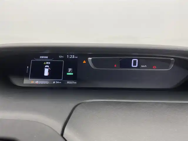 日産 セレナ ハイウェイスター Vセレクション 滋賀県 2017(平29)年 9.5万km ダイヤモンドブラック 純正9インチナビ/（フルセグTV/CD/DVD/Bluetooth）/全方位カメラ/両側パワースライドドア/フリップダウンモニター/ドライブレコーダー/パーキングアシスト/ビルトインETC/LEDライト/クリアランスソナー/衝突被害軽減システム/スマートキー/プッシュスタート/純正アルミホイール/オートライト/オートハイビーム/クルーズコントロール/ダブルエアコン/純正フロアマット