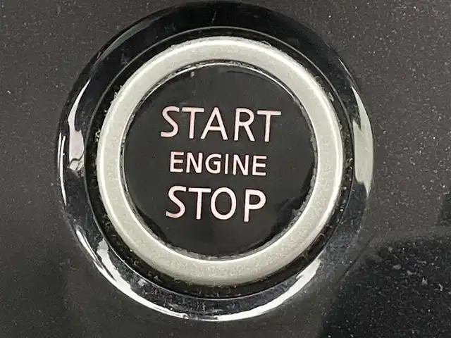 日産 セレナ ハイウェイスター Vセレクション 滋賀県 2017(平29)年 9.5万km ダイヤモンドブラック 純正9インチナビ/（フルセグTV/CD/DVD/Bluetooth）/全方位カメラ/両側パワースライドドア/フリップダウンモニター/ドライブレコーダー/パーキングアシスト/ビルトインETC/LEDライト/クリアランスソナー/衝突被害軽減システム/スマートキー/プッシュスタート/純正アルミホイール/オートライト/オートハイビーム/クルーズコントロール/ダブルエアコン/純正フロアマット