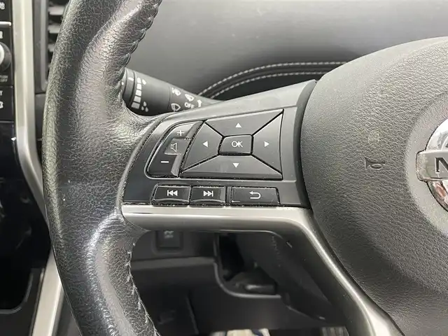 日産 セレナ ハイウェイスター Vセレクション 滋賀県 2017(平29)年 9.5万km ダイヤモンドブラック 純正9インチナビ/（フルセグTV/CD/DVD/Bluetooth）/全方位カメラ/両側パワースライドドア/フリップダウンモニター/ドライブレコーダー/パーキングアシスト/ビルトインETC/LEDライト/クリアランスソナー/衝突被害軽減システム/スマートキー/プッシュスタート/純正アルミホイール/オートライト/オートハイビーム/クルーズコントロール/ダブルエアコン/純正フロアマット