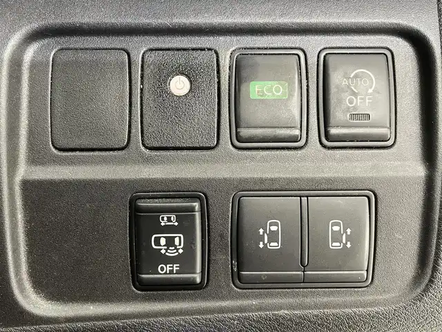 日産 セレナ ハイウェイスター Vセレクション 滋賀県 2017(平29)年 9.5万km ダイヤモンドブラック 純正9インチナビ/（フルセグTV/CD/DVD/Bluetooth）/全方位カメラ/両側パワースライドドア/フリップダウンモニター/ドライブレコーダー/パーキングアシスト/ビルトインETC/LEDライト/クリアランスソナー/衝突被害軽減システム/スマートキー/プッシュスタート/純正アルミホイール/オートライト/オートハイビーム/クルーズコントロール/ダブルエアコン/純正フロアマット