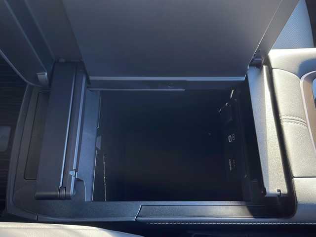 トヨタ アルファードハイブリット Z 岩手県 2024(令6)年 0.8万km プラチナホワイトパールマイカ ワンオーナー/禁煙車/寒冷地仕様/トヨタチームメイト/純正ディスプレイオーディオナビ/フルセグTV/バックカメラ/パノラミックビューモニター/ETC2.0/デジタルインナーミラー/ブラインドスポットモニター/ヘッドアップディスプレイ/置くだけ充電/両側パワースライドドア/フリップダウンモニター/レーダークルーズコントロール/衝突被害軽減ブレーキ/レーンキープアシスト/横滑り防止装置/クリアランスソナー/全席パワーシート/全席シートヒーター＆シートエアコン/オートライト/オートハイビーム/LEDヘッドライト/フォグランプ/スマートキー/プッシュスタート/電動格納ミラー/社外17インチAW/積込純正18インチ夏タイヤ/純正フロアマット/ドアバイザー/保証書/取扱説明書