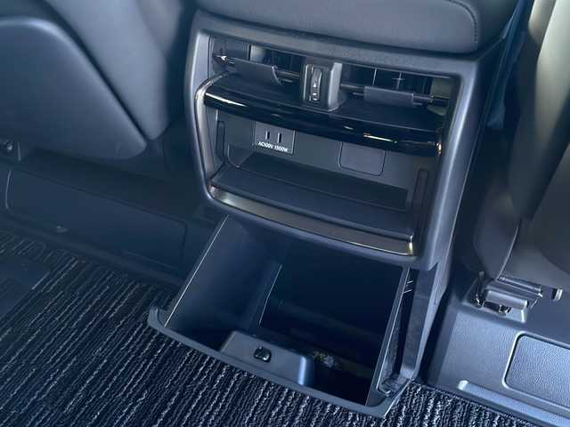 トヨタ アルファードハイブリット Z 岩手県 2024(令6)年 0.8万km プラチナホワイトパールマイカ ワンオーナー/禁煙車/寒冷地仕様/トヨタチームメイト/純正ディスプレイオーディオナビ/フルセグTV/バックカメラ/パノラミックビューモニター/ETC2.0/デジタルインナーミラー/ブラインドスポットモニター/ヘッドアップディスプレイ/置くだけ充電/両側パワースライドドア/フリップダウンモニター/レーダークルーズコントロール/衝突被害軽減ブレーキ/レーンキープアシスト/横滑り防止装置/クリアランスソナー/全席パワーシート/全席シートヒーター＆シートエアコン/オートライト/オートハイビーム/LEDヘッドライト/フォグランプ/スマートキー/プッシュスタート/電動格納ミラー/社外17インチAW/積込純正18インチ夏タイヤ/純正フロアマット/ドアバイザー/保証書/取扱説明書