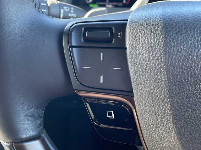 トヨタ アルファードハイブリット Z 岩手県 2024(令6)年 0.8万km プラチナホワイトパールマイカ ワンオーナー/禁煙車/寒冷地仕様/トヨタチームメイト/純正ディスプレイオーディオナビ/フルセグTV/バックカメラ/パノラミックビューモニター/ETC2.0/デジタルインナーミラー/ブラインドスポットモニター/ヘッドアップディスプレイ/置くだけ充電/両側パワースライドドア/フリップダウンモニター/レーダークルーズコントロール/衝突被害軽減ブレーキ/レーンキープアシスト/横滑り防止装置/クリアランスソナー/全席パワーシート/全席シートヒーター＆シートエアコン/オートライト/オートハイビーム/LEDヘッドライト/フォグランプ/スマートキー/プッシュスタート/電動格納ミラー/社外17インチAW/積込純正18インチ夏タイヤ/純正フロアマット/ドアバイザー/保証書/取扱説明書