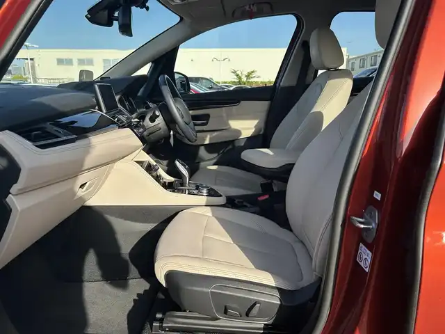 ＢＭＷ ２１８ｉ アクティブツアラー ラグジュアリー 滋賀県 2020(令2)年 0.9万km サンセットオレンジ 純正ナビ/バックカメラ/パークディスタンスコントロール/ミラー一体型ETC/パワーバックドア/アダプティブクルーズコントロール/インテリジェントセーフティー/白レザーシート/パワーシート/シートヒーター/HUD/LEDヘッドライト