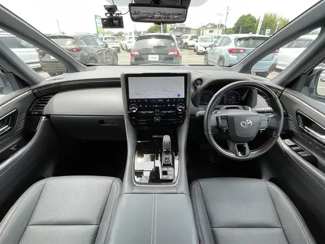 トヨタ アルファードハイブリット Z 佐賀県 2024(令6)年 0.9万km プラチナホワイトパールマイカ ワンオーナー/モデリスタエアロ【F/S/R】/左右独立ムーンルーフ/純正14型ディスプレイオーディオ/・HDMI/BT/AM/FM/フルセグTV/・Apple Car Play/Android Auto/パノラミックビューモニター/純正14型リヤシートエンターテインメントシステム/ビルトインETC2.0/純正前後ドライブレコーダー/黒革シート/・DN、セカンド席パワーシート/・DNセカンド席シートヒーター/ベンチレーション/・マイコンプリセットドライビングポジションシステム/・オットマン/革巻きステアリング【木目調】/・ステアリングヒーター/・パドルシフト/両側パワースライドドア/パワーバックドア/デジタルインナーミラー/カラーヘッドアップディスプレイ/後席用パワーサイドサンシェード/電動パーキングブレーキ/アクセサリーコンセント/置くだけ充電/純正18インチアルミホイール/3眼LEDヘッドランプ/アダプティブハイビームシステム/Toyota Safety Sence/・PCS/LTA/FCTA/・レーダークルーズコントロール/・パーキングサポートブレーキ/・ブラインドスポットモニター/・Advanced Park