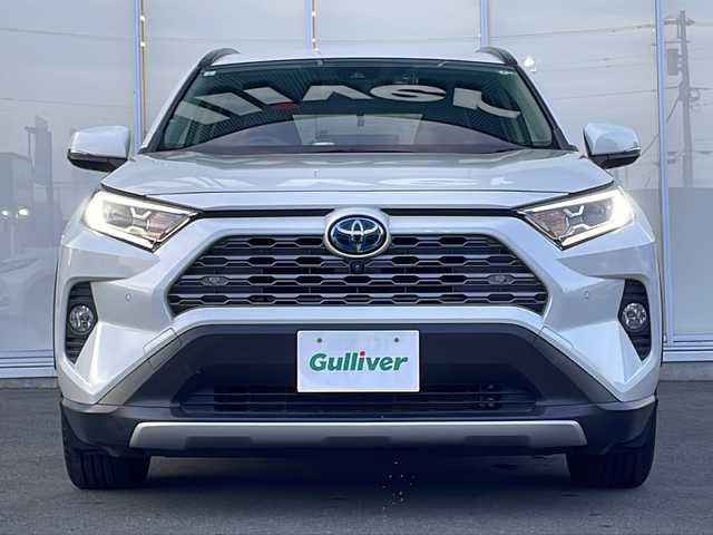 トヨタ ＲＡＶ４ ハイブリットG 神奈川県 2021(令3)年 6.1万km ホワイトパールクリスタルシャイン 純正１０．５インチコネクテッドナビ　AppleCarPlay/AndroidAuto/Bluetooth/フルセグテレビ　/電動リアゲート　/全周囲カメラ　/前後コーナーセンサー/前席シートヒーター　/運転席パワーシート　/クルーズコントロール　/オートマチックブレーキホールド　/ステアリングヒーター/ブラインドスポットモニター/プッシュスタート/前後ドライブレコーダー/ETC/LED/ドアバイザー/純正フロアマット/純正ホイール/衝突被害軽減システム