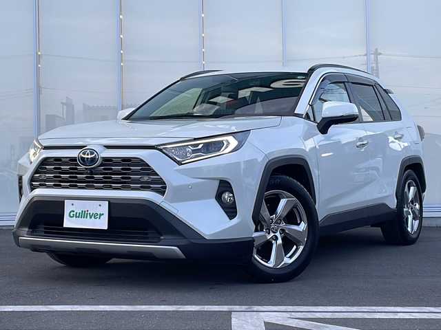 トヨタ ＲＡＶ４ ハイブリットG 神奈川県 2021(令3)年 6.1万km ホワイトパールクリスタルシャイン 純正１０．５インチコネクテッドナビ　AppleCarPlay/AndroidAuto/Bluetooth/フルセグテレビ　/電動リアゲート　/全周囲カメラ　/前後コーナーセンサー/前席シートヒーター　/運転席パワーシート　/クルーズコントロール　/オートマチックブレーキホールド　/ステアリングヒーター/ブラインドスポットモニター/プッシュスタート/前後ドライブレコーダー/ETC/LED/ドアバイザー/純正フロアマット/純正ホイール/衝突被害軽減システム