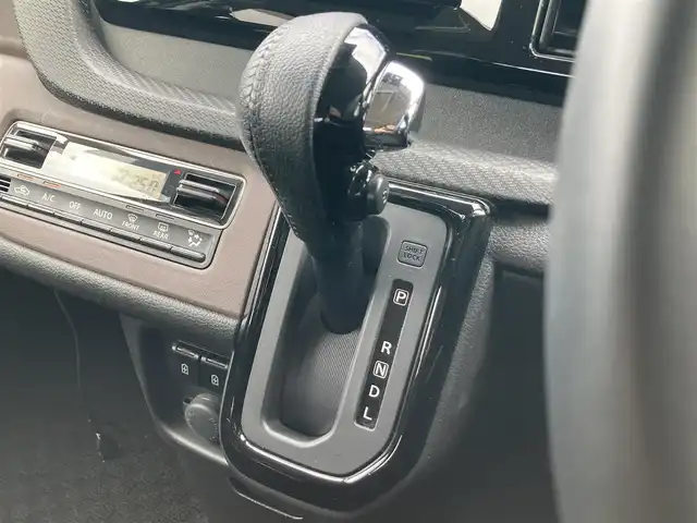 スズキ ソリオ バンディット HV MV 静岡県 2021(令3)年 4.5万km スーパーブラックパール スズキセーフティサポート/純正8インチメモリーナビ（CN-RZ865）/  AM FM CD DVD Bluetooth iPod/フルセグTV/バックモニター/ETC/両側パワースライドドア/前後ドライブレコーダー/アダプティブクルーズコントロール/LEDオートヘッドライト/フロントフォグランプ/カラーヘッドアップディズプレイ/ステアリングスイッチ/リアロールサンシェード/シートバックテーブル/充電用USB端子×2/純正15インチアルミホイール/純正フロアマット/スマートキー×2本