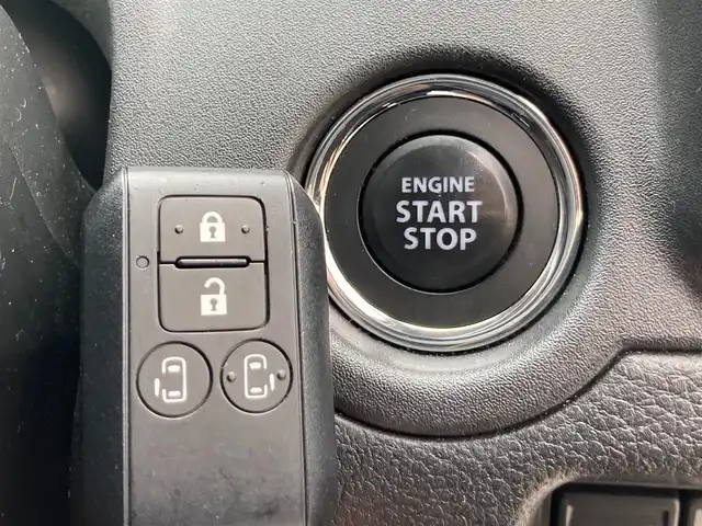 スズキ ソリオ バンディット HV MV 静岡県 2021(令3)年 4.5万km スーパーブラックパール スズキセーフティサポート/純正8インチメモリーナビ（CN-RZ865）/  AM FM CD DVD Bluetooth iPod/フルセグTV/バックモニター/ETC/両側パワースライドドア/前後ドライブレコーダー/アダプティブクルーズコントロール/LEDオートヘッドライト/フロントフォグランプ/カラーヘッドアップディズプレイ/ステアリングスイッチ/リアロールサンシェード/シートバックテーブル/充電用USB端子×2/純正15インチアルミホイール/純正フロアマット/スマートキー×2本