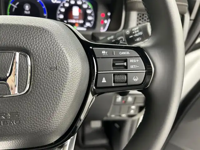 ホンダ ステップワゴン スパーダ eHEV プレミアムライン 福岡県 2023(令5)年 0.4万km プラチナホワイトパール 純正ナビ　/バックカメラ　/ＡＣＣ　/コーナーセンサー　/衝突被害軽減ブレーキ　/レーンキープ　/踏み間違い防止　/ＢＳＭ　/パドルシフト　/両側電動スライドドア　/ハーフレザー　/シートヒーター　/パワーリアゲート　/ＬＥＤ