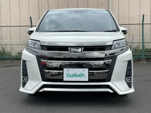 トヨタ ノア Si ダブルバイビー 東京都 2018(平30)年 1.7万km ラグジュアリーホワイトパールクリスタルシャインガラスフレーク ストラーダナビ/バックモニター/プリクラッシュセーフティ/レーンディパーチャー/オートマチックハイビーム/クルーズコントロール/両側電動スライドドア/ETC/アイドリングストップ/スマートキー