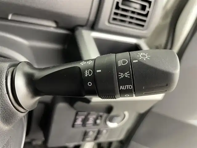 ダイハツ ウェイク L リミテッド SAⅢ 道央・札幌 2019(令1)年 2.6万km パールホワイトⅢ ・４WD/・純正８インチナビ/　CD/DVD/SD/BT/フルセグ/・全方位カメラ/・スマートアシスト３/・レーンキープアシスト/・オートハイビーム/・クリアランスソナー/・両側パワースライドドア/・運転席シートヒーター/・LEDヘッドライト/・フォグライト/・オートライト/・プッシュスタート/・スマートキー/・純正フロアマット/・ドアバイザー