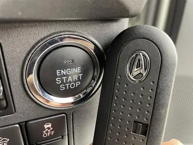 ダイハツ ウェイク L リミテッド SAⅢ 道央・札幌 2019(令1)年 2.6万km パールホワイトⅢ ・４WD/・純正８インチナビ/　CD/DVD/SD/BT/フルセグ/・全方位カメラ/・スマートアシスト３/・レーンキープアシスト/・オートハイビーム/・クリアランスソナー/・両側パワースライドドア/・運転席シートヒーター/・LEDヘッドライト/・フォグライト/・オートライト/・プッシュスタート/・スマートキー/・純正フロアマット/・ドアバイザー