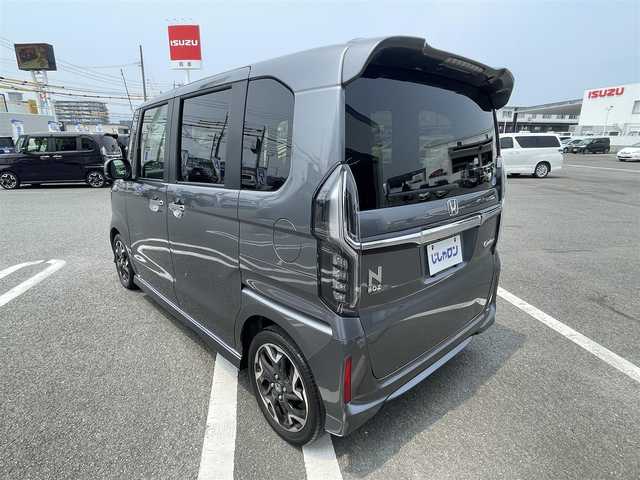 ホンダ Ｎ ＢＯＸ G L ターボ ホンダセンシング 熊本県 2018(平30)年 10.1万km シャイニンググレーM (株)IDOMが運営する【じしゃロン熊本店】の自社ローン専用車両になりますこちらは現金またはオートローンご利用時の価格です。自社ローンご希望の方は別途その旨お申付け下さい　/純正8インチSDナビ【VXU-207NBi】/　（フルセグTV・Bluetooth・DVD・AM/FM）/バックカメラ/前後ドライブレコーダー/ビルトインＥＴＣ/ステアリングスイッチ/クルーズコントロール/コーナーセンサー/衝突軽減ブレーキ/横滑り防止装置/レーンアシスト/オートライト/両側パワースライドドア/パドルシフト/電動格納ウィンカーミラー/ドアバイザー/ISOFIX/カーテンエアバック/純正フロアマット/純正LEDヘッドライト/純正15インチアルミホイール