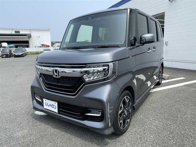 ホンダ Ｎ ＢＯＸ G L ターボ ホンダセンシング 熊本県 2018(平30)年 10.1万km シャイニンググレーM (株)IDOMが運営する【じしゃロン熊本店】の自社ローン専用車両になりますこちらは現金またはオートローンご利用時の価格です。自社ローンご希望の方は別途その旨お申付け下さい　/純正8インチSDナビ【VXU-207NBi】/　（フルセグTV・Bluetooth・DVD・AM/FM）/バックカメラ/前後ドライブレコーダー/ビルトインＥＴＣ/ステアリングスイッチ/クルーズコントロール/コーナーセンサー/衝突軽減ブレーキ/横滑り防止装置/レーンアシスト/オートライト/両側パワースライドドア/パドルシフト/電動格納ウィンカーミラー/ドアバイザー/ISOFIX/カーテンエアバック/純正フロアマット/純正LEDヘッドライト/純正15インチアルミホイール