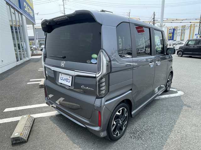 ホンダ Ｎ ＢＯＸ G L ターボ ホンダセンシング 熊本県 2018(平30)年 10.1万km シャイニンググレーM (株)IDOMが運営する【じしゃロン熊本店】の自社ローン専用車両になりますこちらは現金またはオートローンご利用時の価格です。自社ローンご希望の方は別途その旨お申付け下さい　/純正8インチSDナビ【VXU-207NBi】/　（フルセグTV・Bluetooth・DVD・AM/FM）/バックカメラ/前後ドライブレコーダー/ビルトインＥＴＣ/ステアリングスイッチ/クルーズコントロール/コーナーセンサー/衝突軽減ブレーキ/横滑り防止装置/レーンアシスト/オートライト/両側パワースライドドア/パドルシフト/電動格納ウィンカーミラー/ドアバイザー/ISOFIX/カーテンエアバック/純正フロアマット/純正LEDヘッドライト/純正15インチアルミホイール