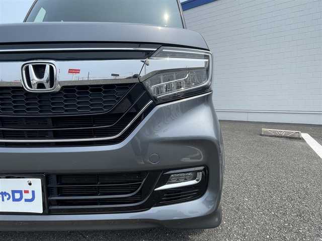 ホンダ Ｎ ＢＯＸ G L ターボ ホンダセンシング 熊本県 2018(平30)年 10.1万km シャイニンググレーM (株)IDOMが運営する【じしゃロン熊本店】の自社ローン専用車両になりますこちらは現金またはオートローンご利用時の価格です。自社ローンご希望の方は別途その旨お申付け下さい　/純正8インチSDナビ【VXU-207NBi】/　（フルセグTV・Bluetooth・DVD・AM/FM）/バックカメラ/前後ドライブレコーダー/ビルトインＥＴＣ/ステアリングスイッチ/クルーズコントロール/コーナーセンサー/衝突軽減ブレーキ/横滑り防止装置/レーンアシスト/オートライト/両側パワースライドドア/パドルシフト/電動格納ウィンカーミラー/ドアバイザー/ISOFIX/カーテンエアバック/純正フロアマット/純正LEDヘッドライト/純正15インチアルミホイール