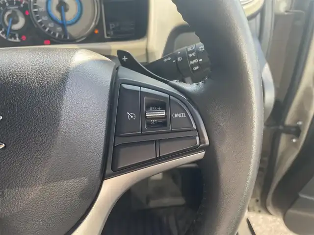 スズキ クロスビー HYBRID MZ 愛媛県 2019(平31)年 4.4万km キャラバンアイボリーパールメタリック/ホワイト 2トーンルーフ 社外8型メモリナビ/CD/DVD/BT/MSV/iPod/DTV/HDMI/バックカメラ/ETC/ドライブレコーダー/パドルシフト/革巻きステアリング/ステアリングスイッチ/D＋N席シートヒーター/LEDヘッドライト/オートライト/フォグランプ/コーナーセンサー/衝突被害軽減ブレーキ/純正16インチアルミホイール/純正フロアマット/電動格納ウィンカーミラー/プッシュスタート/スマートキー