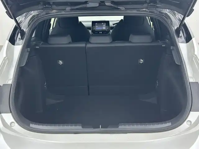 トヨタ カローラ スポーツ ハイブリッドG Z 岡山県 2021(令3)年 1万km アティチュードブラックマイカ/プラチナホワイトパールマイカ 純正ディスプレイオーディオ/(USB/BT/Mira Cast)/バックモニター/ビルトインETC/社外ドライブレコーダー前後/前席シートヒーター/衝突軽減ブレーキ/レーダークルーズコントロール/レーンキープアシスト/オートハイビーム/LEDオートヘッドライト/ヘッドアップディスプレイ/ブラインドスポットモニター/ミラーヒーター/純正フロアマット/純正18インチAAW