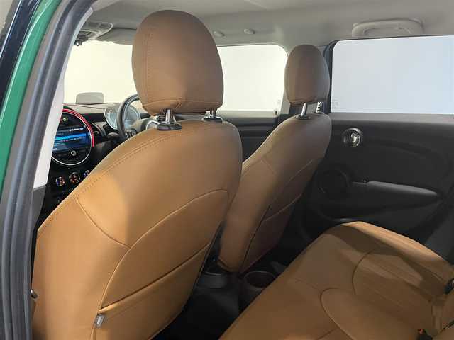 ＭＩＮＩ ミニ クーパー 愛知県 2020(令2)年 1.5万km 緑Ⅱ ＣＡＢＡＮＡシートカバー　/ＨＵＤ　/ＬＣＩモデル　/純正ナビ　/Ｂｌｕｅｔｏｏｔｈ　/バックカメラ　/インテリジェントセーフティー　/デジタルメーター　/ＥＴＣ　/ＬＥＤヘッドライト　/Ａワイパー　/Ａライト/プッシュスタート/アイドリングストップ/ユニオンジャックミラーカバー/ユニオンジャックウィンカーカバー