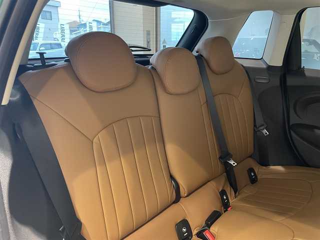 ＭＩＮＩ ミニ クーパー 愛知県 2020(令2)年 1.5万km 緑Ⅱ ＣＡＢＡＮＡシートカバー　/ＨＵＤ　/ＬＣＩモデル　/純正ナビ　/Ｂｌｕｅｔｏｏｔｈ　/バックカメラ　/インテリジェントセーフティー　/デジタルメーター　/ＥＴＣ　/ＬＥＤヘッドライト　/Ａワイパー　/Ａライト/プッシュスタート/アイドリングストップ/ユニオンジャックミラーカバー/ユニオンジャックウィンカーカバー