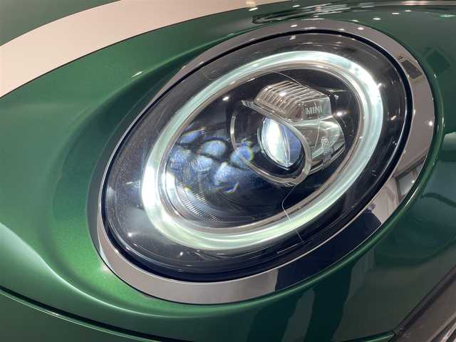 ＭＩＮＩ ミニ クーパー 愛知県 2020(令2)年 1.5万km 緑Ⅱ ＣＡＢＡＮＡシートカバー　/ＨＵＤ　/ＬＣＩモデル　/純正ナビ　/Ｂｌｕｅｔｏｏｔｈ　/バックカメラ　/インテリジェントセーフティー　/デジタルメーター　/ＥＴＣ　/ＬＥＤヘッドライト　/Ａワイパー　/Ａライト/プッシュスタート/アイドリングストップ/ユニオンジャックミラーカバー/ユニオンジャックウィンカーカバー