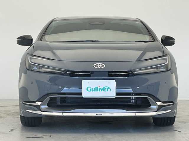 トヨタ プリウス G 愛知県 2024(令6)年 0.8万km グレー モデリスタエアロパーツ/純正７型ディスプレイオーディオ（ナビあり）/全方位カメラ/レーダークルーズコントロール/シートヒーター/バックカメラ/コーナーセンサー/アルミホイール/ブラインドスポットモニター/LEDヘッドライト/インテリジェントミラー/オートマチックハイビーム/ドライブレコーダー/ＥＴＣ２．０/衝突軽減システム/フルセグ/Bluetooth/ステアリングスイッチ/スマートキー/プッシュスタート/キャリパー
