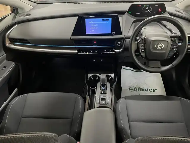 トヨタ プリウス G 道央・札幌 2023(令5)年 3.4万km アティチュードブラックマイカ 4WD/寒冷地仕様/純正8型ディスプレイ/フルセグTV/Bluetooth/Miracast/　（コネクティッドナビ対応）/バックカメラ/セーフティセンス/・衝突軽減ブレーキ/・レーンキープアシスト/・横滑り防止/オートマチックハイビーム/レーダークルーズコントロール/シートヒーター（D/N）/ミラーヒーター/電動パーキングブレーキ/ブラインドスポットモニター/フロントワイパーデアイサー/ヘッドライトレベライザー/ビルトインETC2.0/ドライブレコーダー（前後）/スマートキー×2/純正エンジンスターター/ドアバイザー/純正フロアマット/保証書/取扱説明書