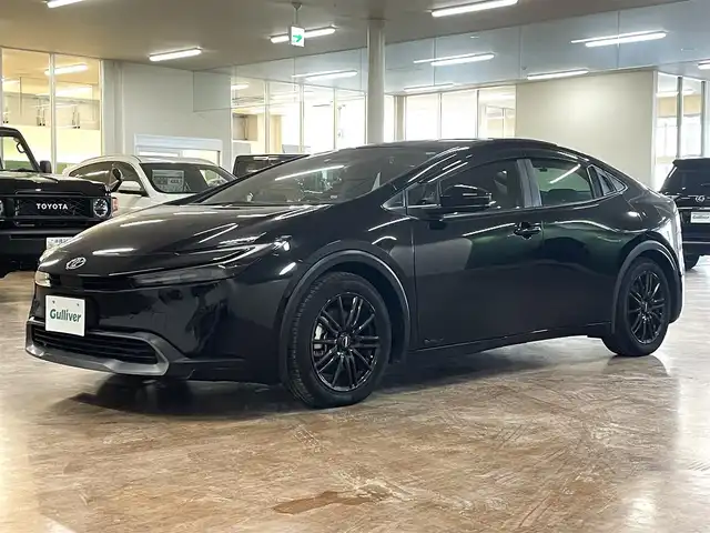 トヨタ プリウス G 道央・札幌 2023(令5)年 3.4万km アティチュードブラックマイカ 4WD/寒冷地仕様/純正8型ディスプレイ/フルセグTV/Bluetooth/Miracast/　（コネクティッドナビ対応）/バックカメラ/セーフティセンス/・衝突軽減ブレーキ/・レーンキープアシスト/・横滑り防止/オートマチックハイビーム/レーダークルーズコントロール/シートヒーター（D/N）/ミラーヒーター/電動パーキングブレーキ/ブラインドスポットモニター/フロントワイパーデアイサー/ヘッドライトレベライザー/ビルトインETC2.0/ドライブレコーダー（前後）/スマートキー×2/純正エンジンスターター/ドアバイザー/純正フロアマット/保証書/取扱説明書