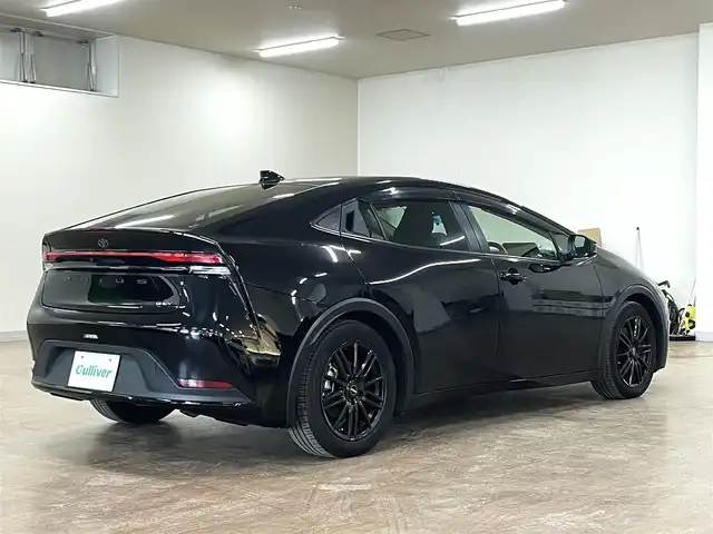 トヨタ プリウス G 道央・札幌 2023(令5)年 3.4万km アティチュードブラックマイカ 4WD/寒冷地仕様/純正8型ディスプレイ/フルセグTV/Bluetooth/Miracast/　（コネクティッドナビ対応）/バックカメラ/セーフティセンス/・衝突軽減ブレーキ/・レーンキープアシスト/・横滑り防止/オートマチックハイビーム/レーダークルーズコントロール/シートヒーター（D/N）/ミラーヒーター/電動パーキングブレーキ/ブラインドスポットモニター/フロントワイパーデアイサー/ヘッドライトレベライザー/ビルトインETC2.0/ドライブレコーダー（前後）/スマートキー×2/純正エンジンスターター/ドアバイザー/純正フロアマット/保証書/取扱説明書