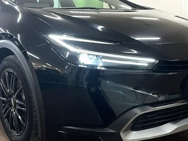 トヨタ プリウス G 道央・札幌 2023(令5)年 3.4万km アティチュードブラックマイカ 4WD/寒冷地仕様/純正8型ディスプレイ/フルセグTV/Bluetooth/Miracast/　（コネクティッドナビ対応）/バックカメラ/セーフティセンス/・衝突軽減ブレーキ/・レーンキープアシスト/・横滑り防止/オートマチックハイビーム/レーダークルーズコントロール/シートヒーター（D/N）/ミラーヒーター/電動パーキングブレーキ/ブラインドスポットモニター/フロントワイパーデアイサー/ヘッドライトレベライザー/ビルトインETC2.0/ドライブレコーダー（前後）/スマートキー×2/純正エンジンスターター/ドアバイザー/純正フロアマット/保証書/取扱説明書