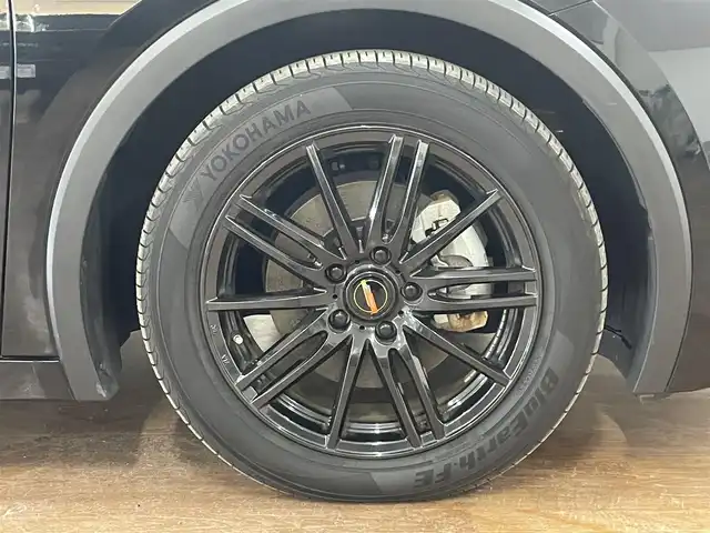 トヨタ プリウス G 道央・札幌 2023(令5)年 3.4万km アティチュードブラックマイカ 4WD/寒冷地仕様/純正8型ディスプレイ/フルセグTV/Bluetooth/Miracast/　（コネクティッドナビ対応）/バックカメラ/セーフティセンス/・衝突軽減ブレーキ/・レーンキープアシスト/・横滑り防止/オートマチックハイビーム/レーダークルーズコントロール/シートヒーター（D/N）/ミラーヒーター/電動パーキングブレーキ/ブラインドスポットモニター/フロントワイパーデアイサー/ヘッドライトレベライザー/ビルトインETC2.0/ドライブレコーダー（前後）/スマートキー×2/純正エンジンスターター/ドアバイザー/純正フロアマット/保証書/取扱説明書